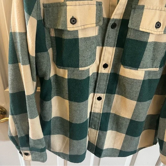 H&M Teal Green and Cream Plaid Felted Flannel Overshirt. Size Large. - Picture 4 of 6